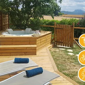 Combet Climatisé Avec Jacuzzi Marsanne